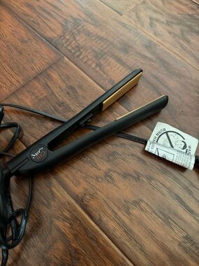 CHI Black and Gold Flat Iron Hair Straightener